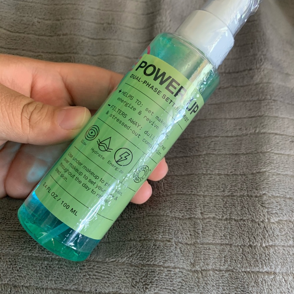 Power up setting spray - Picture 2 of 2